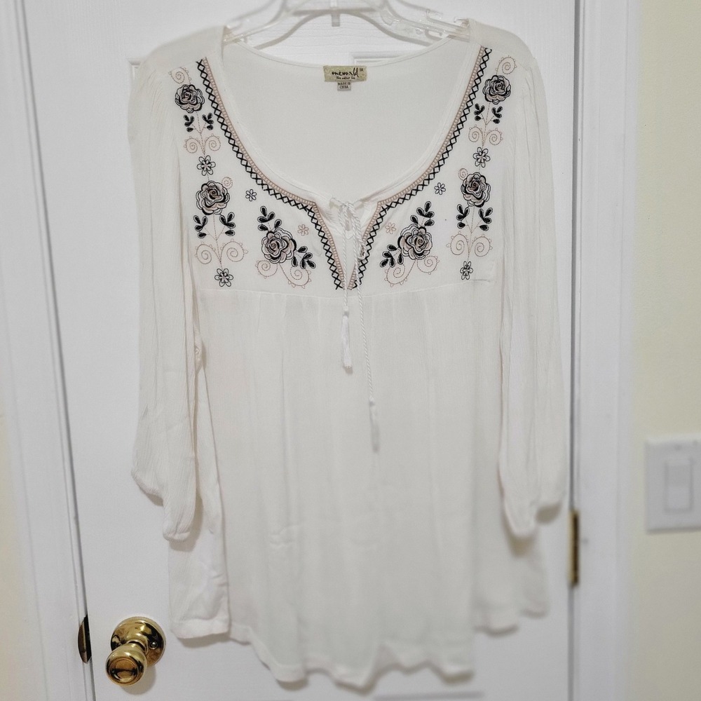 Womens White Floral Embroidered Tassel Tie Rayon Peasant Blouse 1X Boho